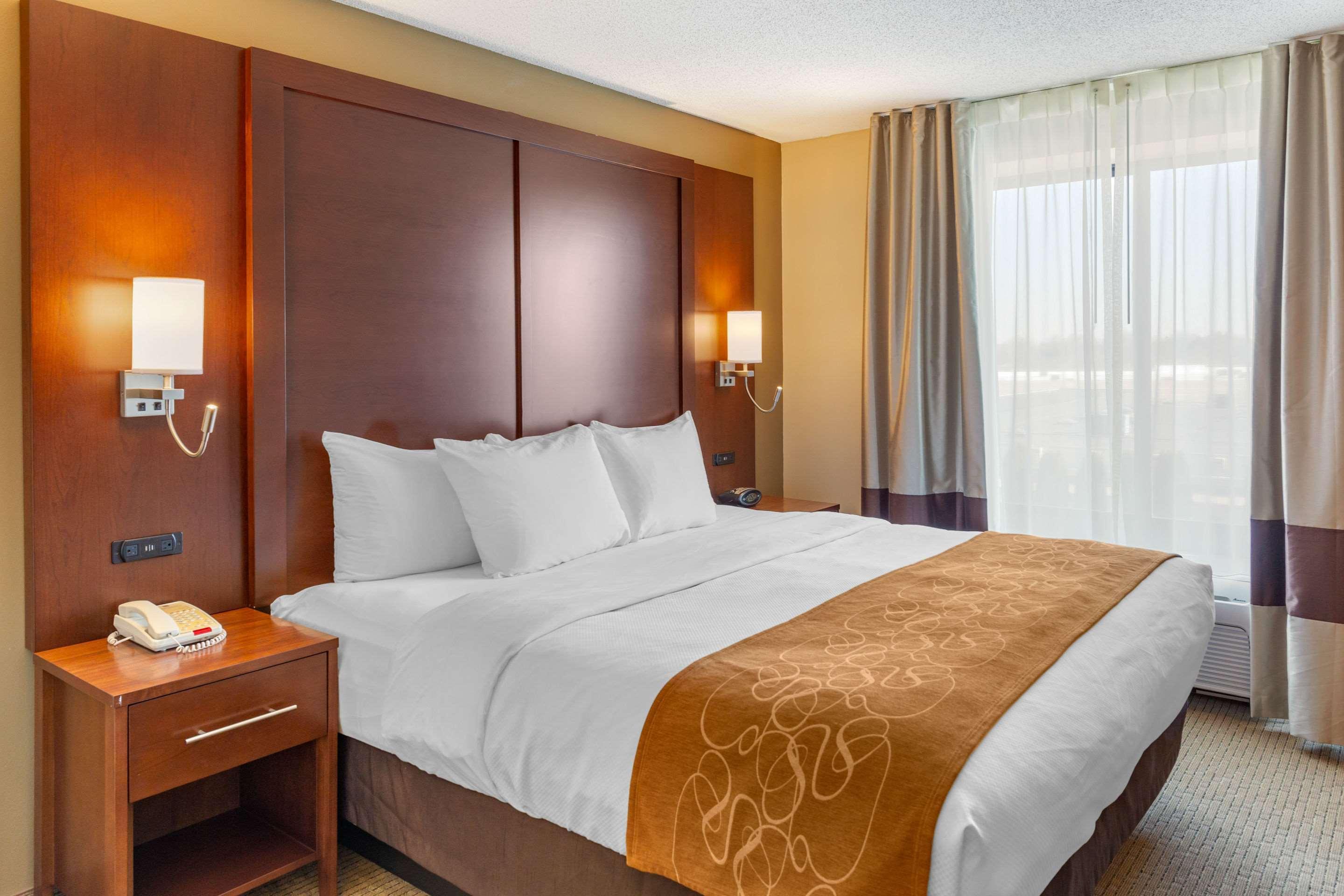 Comfort Suites Lancaster Amish Country Smoketown  Экстерьер фото