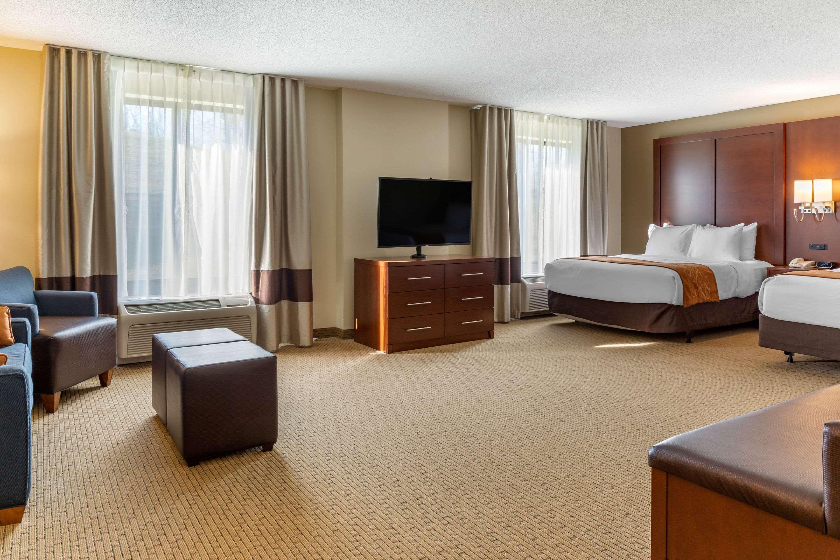 Comfort Suites Lancaster Amish Country Smoketown  Экстерьер фото