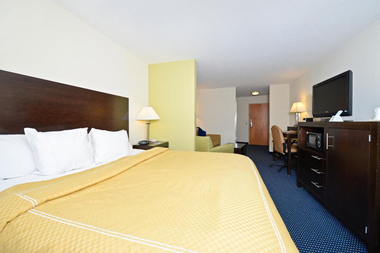 Comfort Suites Lancaster Amish Country Smoketown  Экстерьер фото