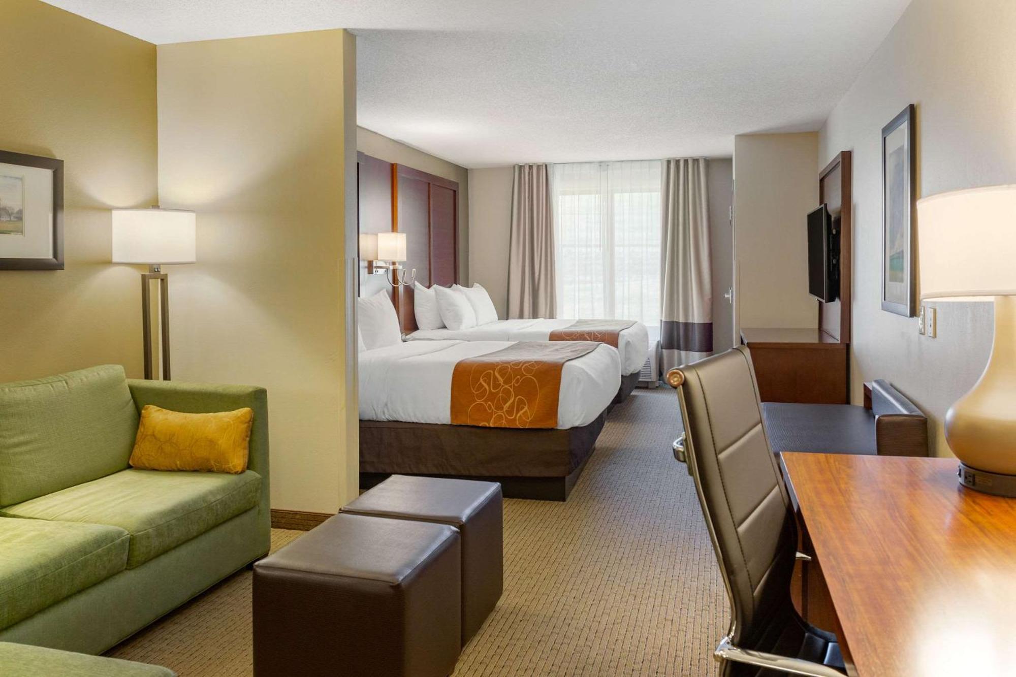 Comfort Suites Lancaster Amish Country Smoketown  Экстерьер фото