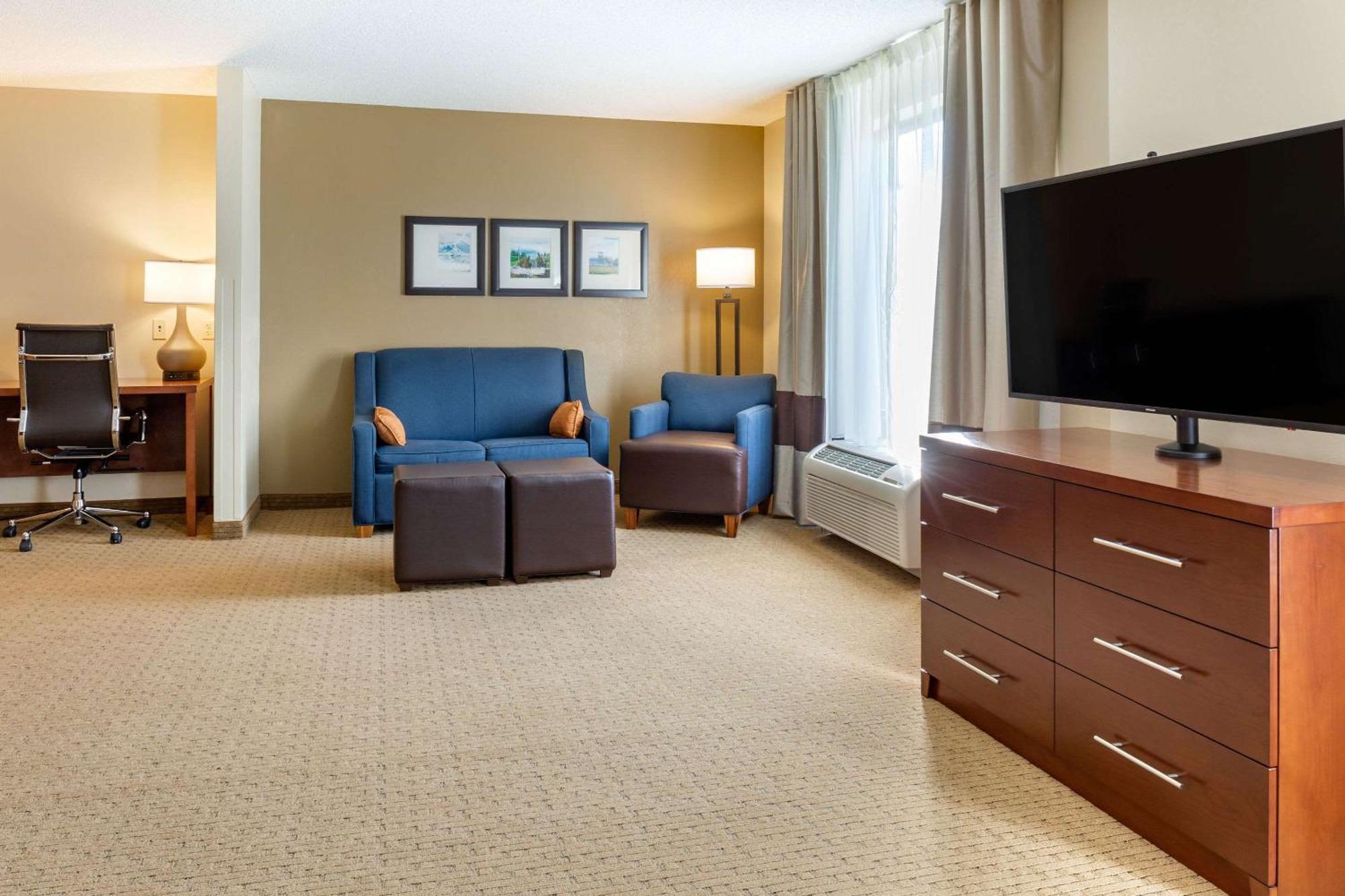 Comfort Suites Lancaster Amish Country Smoketown  Экстерьер фото