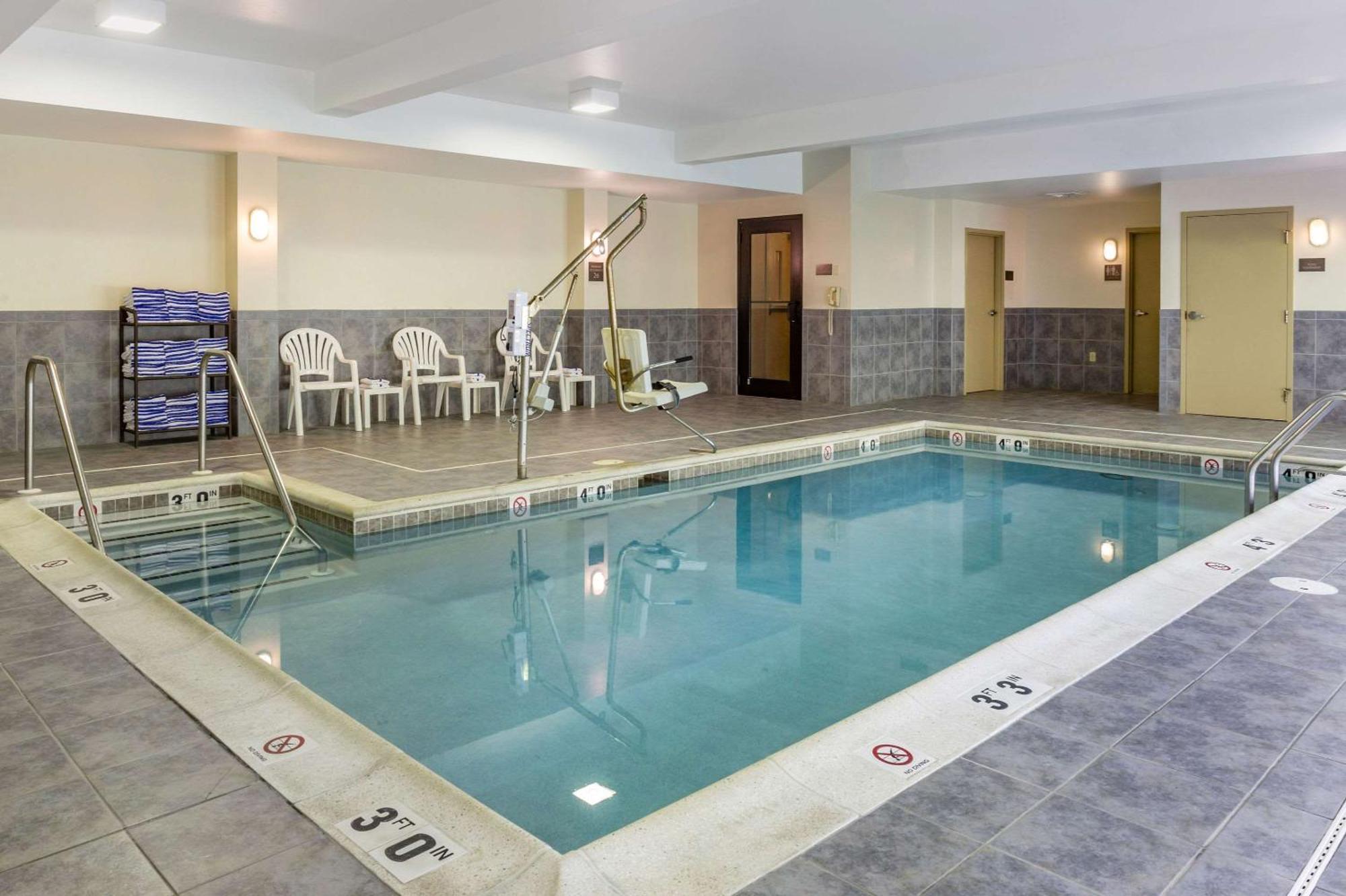 Comfort Suites Lancaster Amish Country Smoketown  Экстерьер фото