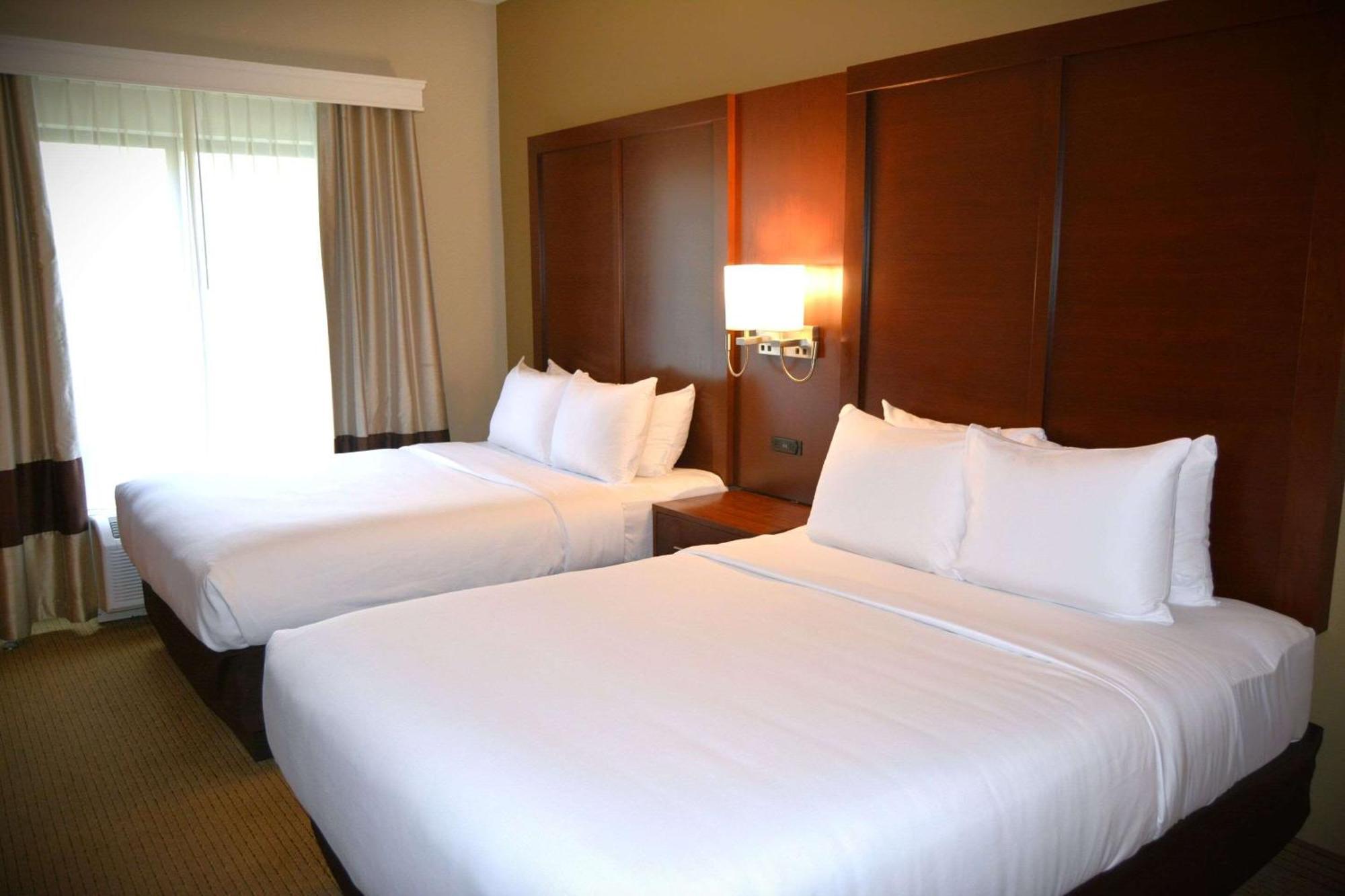 Comfort Suites Lancaster Amish Country Smoketown  Экстерьер фото