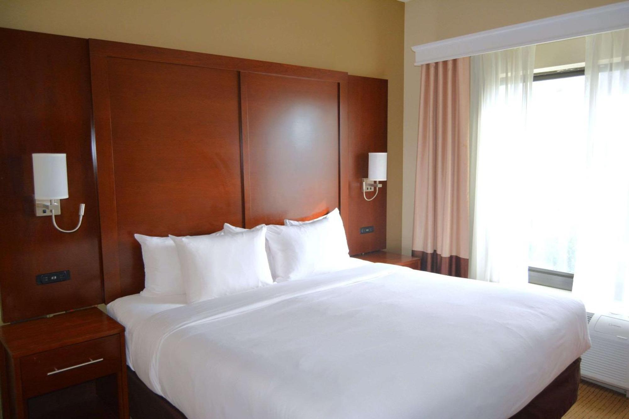 Comfort Suites Lancaster Amish Country Smoketown  Экстерьер фото