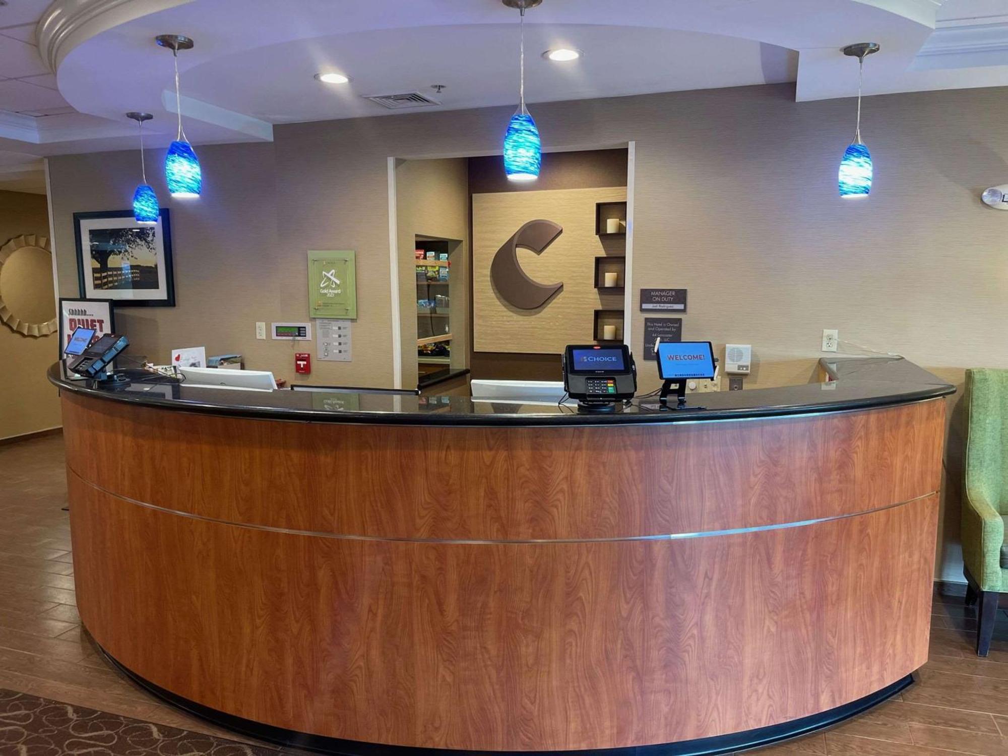 Comfort Suites Lancaster Amish Country Smoketown  Экстерьер фото