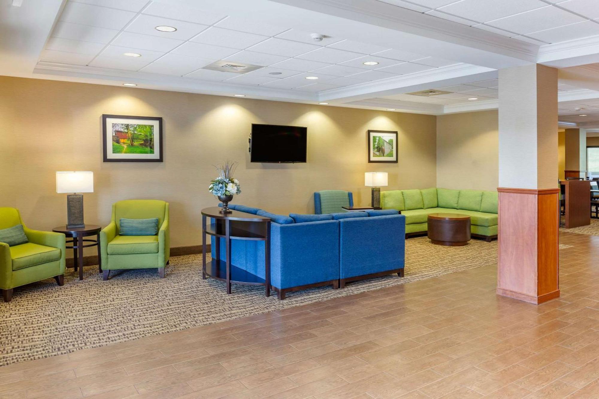 Comfort Suites Lancaster Amish Country Smoketown  Экстерьер фото