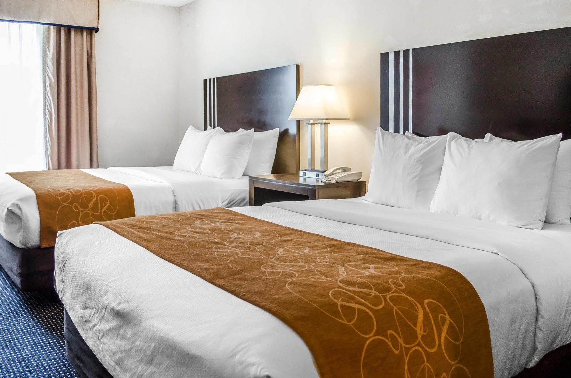 Comfort Suites Lancaster Amish Country Smoketown  Экстерьер фото
